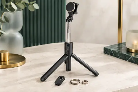 Perche selfie Toneof noire avec trépied déployé, support magnétique orientable et télécommande détachable